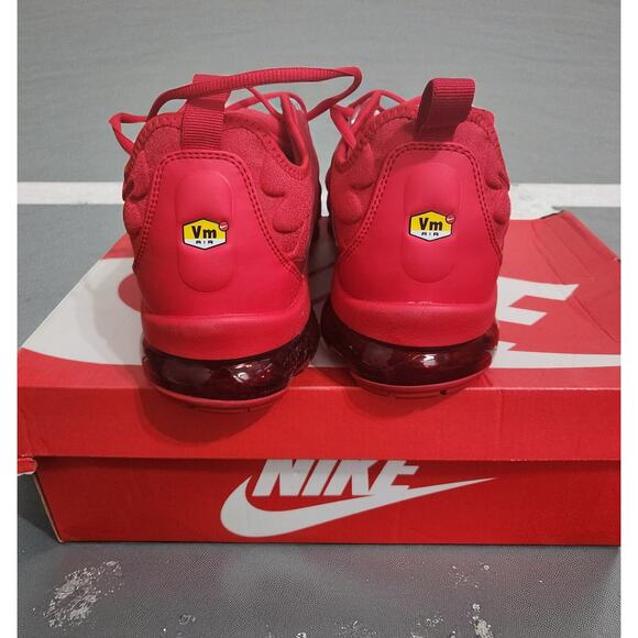 Air Vapormax Plus Red Men Size 12 New - Picture 3 of 7